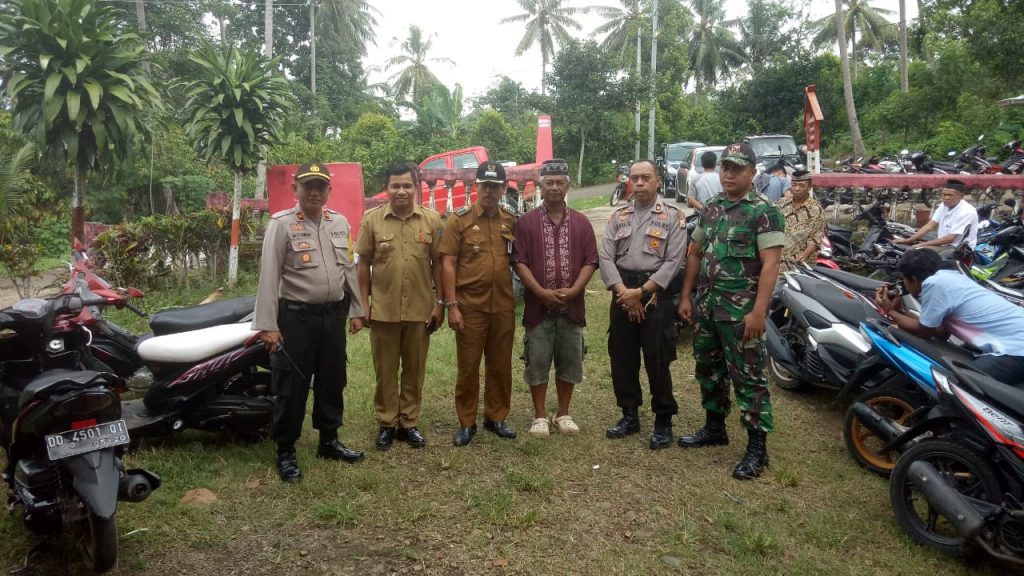 Kapolsek Bersama Rombongan Pantau Pemilihan BPD di Bonto Mangiring