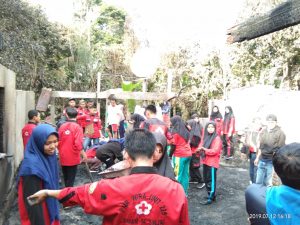 Tribakti PMR SMA 14 Sinjai di Wujudkan Dengan Baksos dan Penyerahan Donasi Pada Korban Kebakaran