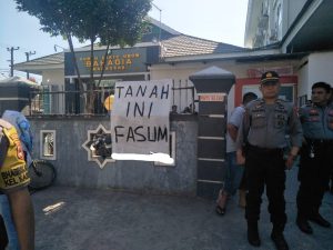 Mantan Gubernur Diduga Serobot Fasum Bangunan RS, AMPF Demo dan Segerah Lapor KPK