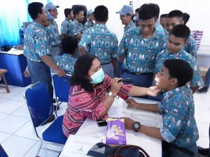 Jaga Kondisi Kesehatan Siswa, SMK KAL-1 Surabaya Laksanakan Screning Gratis