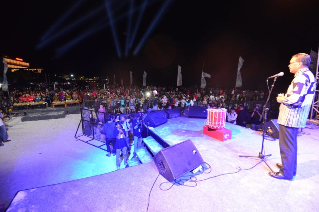 Gubernur NA tutup Festival Pinisi ke-10