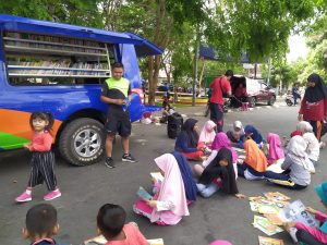 Dandim Sinjai Menyapa Anak Anak di CFD