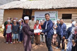 KOPER Serahkan Uang Tunai Untuk Pembangunan Mesjid Pondok Pesantren Darul Mukhlasin