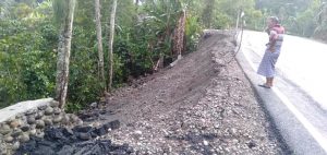 Lagi dan Lagi, Talud Proyek Jalan Provinsi di Desa Kassibuleng  Kembali Ambruk