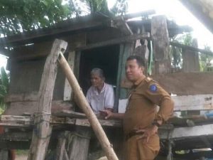 Miris!  Kakek 70 Tahun di Kajang Hidup Sebatang Kara di Gubuk Rewok