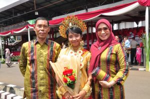 Pelantikan Polwan Dengan Ragam 34 Budaya Indonesia, Polwan Cantik Asal Sinjai Wakili Polda Sulsel