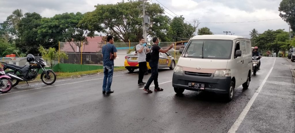 Lagi, Polsek Bulukumpa Bagikan Sabun Cuci Tangan Gratis Untuk Cegah Covid-19