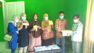 DPK PPNI Ujungloe Beri Suplemen Vitamin untuk Tenaga Medis Covid-19