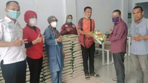 Sahabat Peduli Percayakan Kepada Kombes Salurkan 107 Zak Beras 5 Kg