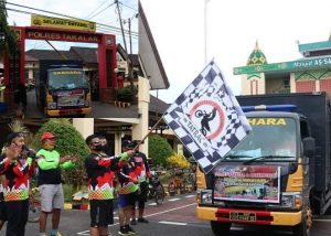 Hasil Infaq Personil, Kapolres Takalar Lepas Dua Truk Bantuan Untuk  Korban Bencana Masamba
