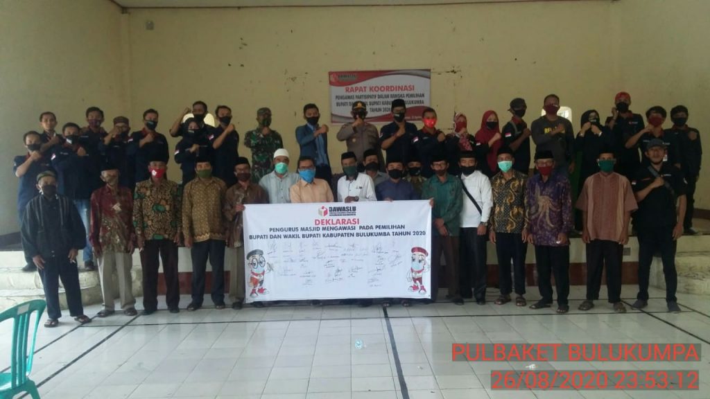 Kapolsek Bulukumpa Hadiri Rapat Koordinasi Pengawasan Pilkada Partisipatif Kecamatan Bulukump