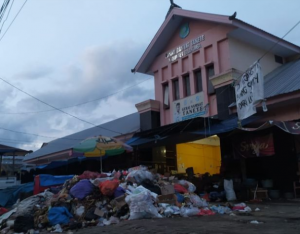 Sampah di Pasar Rakyat Tanete Kembali Jadi Masalah, Laskar Merah Putih MAC Bulukumpa Angkat Bicara