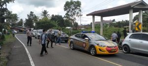 Bentuk Duka Cita, KA SPK Polsek Bulukumpa Kawal Jenazah Sampai ke Pemakaman