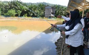 Ikuti Mancing Mania, Plt Bupati Koltim: Kita Tingkatkan Budidaya Ikan Tawar
