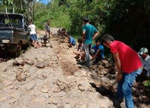 Jalan penghubung Lamba Leda Timur- Ibukota  Matim Rusak Parah, Bupati dan Wabup Dinilai Gagal Total