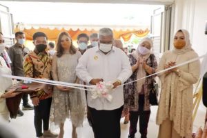 Didampingi Wawali Kendari, Gubernur Sultra Resmi Buka Klinik Kecantikan Ameno Aesthetic Clinic