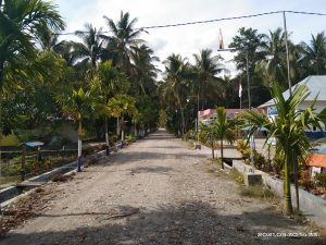 Terasa Berada di Tengah Kota, Desa Landoula Terang Hingga Sudut- Sudut Lorong