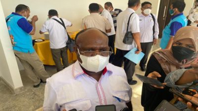Direktur RSUD Jayapura, Aloysius Giay