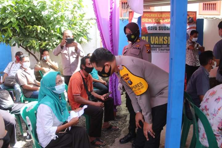 Kapolres Labuhanbatu Memantau Kegiatan Vaksinasi Massal