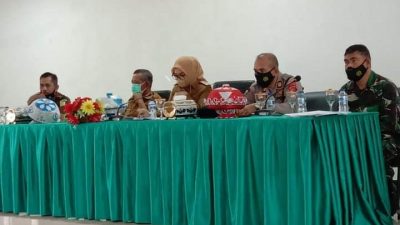Rapat Persiapan Pemantapan HUT RI ke-76 tingkat Kabupaten Buton yang dipimpin langsung Wakil Bupati Buton, Iis Elianti, Selasa, 27 Juli 2021 di Aula Bupati Buton, Takawa, Pasarwajo.