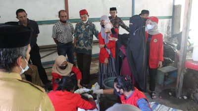 KKN Unhas Latih Kelompok Tani Desa Balangtaroang Membuat Pupuk Kompos