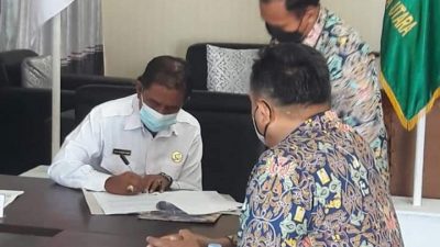 Dapat Bantuan Pendidikan, Bupati Kolut Teken Mou Dengan Kementerian PUPR