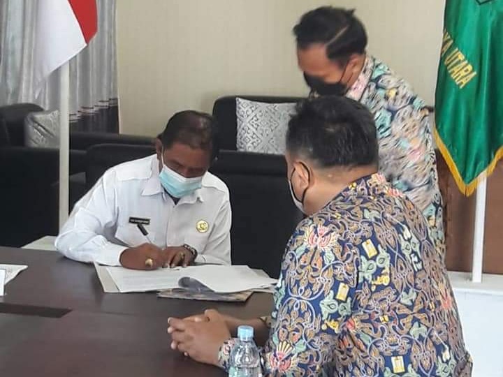 Dapat Bantuan Pendidikan, Bupati Kolut Teken Mou Dengan Kementerian PUPR