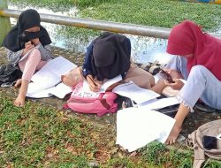 Prihatin Melihat Pelajar Mencari Sinyal Hingga Ke Tepi Sungai, Ini Kata Wakil Ketua DPD RI