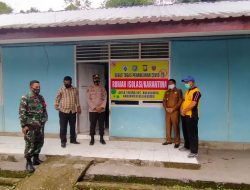 Kanit Binmas Dampingi Kapolsek Bulukumpa Cek Rumah Karantina Covid-19 Desa Tibona