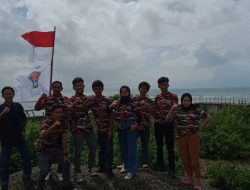LMPI Kabupaten Bulukumba Kibarkan Bendera Merah Putih di Jembatan Bialo