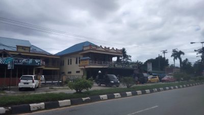 Hotel Sri Rahayu, yang berlokasi di Kelurahan Tuoy Kecamatan Unaha, Kabupaten Konawe