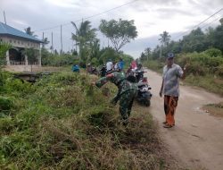 Bangun Semangat Kebersamaan, Babinsa Muara Jawa Pesisir Gotong Royong Bersama Warganya