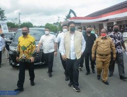 Menteri Perindustrian bersama Menteri Perdagangan Tinjau ISOTER KM. Sirimau di Sorong
