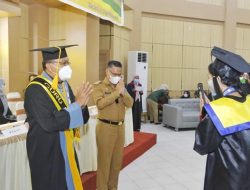Disaksikan Wali Kota Kendari, FEB Universitas Halu Oleo Gelar Wisuda