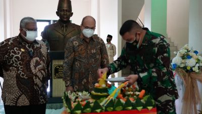 Peresmian Patung Bung Karno di Kendari Sultra