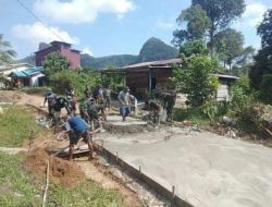 Berpacu Dengan Waktu TMMD Reg Ke-112 Ketapang, Lakukan Pengecoran Badan Jalan