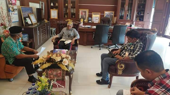 Wakil Gubernur Sultra H. Lukman Abunawas bersama Kadis Kominfo, Kabag Kesra dan Kabag Umum gelar rapat Persiapan pemantapan MTQ Korpri Nasional