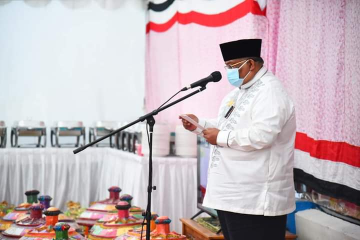 Pengantar Gubernur Sultra Ali Mazi pada Ta’ziyah hari ke-3 atas wafatnya ibunda tercinta Ibu Hj Wanazia Binti La Umara, yang dilaksanakan di Pasar Wajo