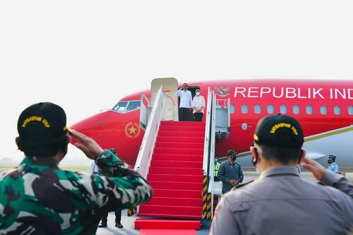 Presiden tiba di Bandar Udara Internasional Komodo, Labuan Bajo Manggarai Barat Provinsi Nusa Tenggara Timur,