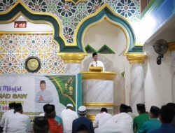 Hadiri Maulid Nabi di Masjid Kombeli, Bupati Buton Sebut Pentingnya Menyeimbangkan Urusan Dunia dan Ahirat