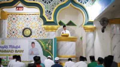 Hadiri Maulid Nabi di Masjid Kombeli, Bupati Buton Sebut Pentingnya Menyeimbangkan Urusan Dunia dan Ahirat