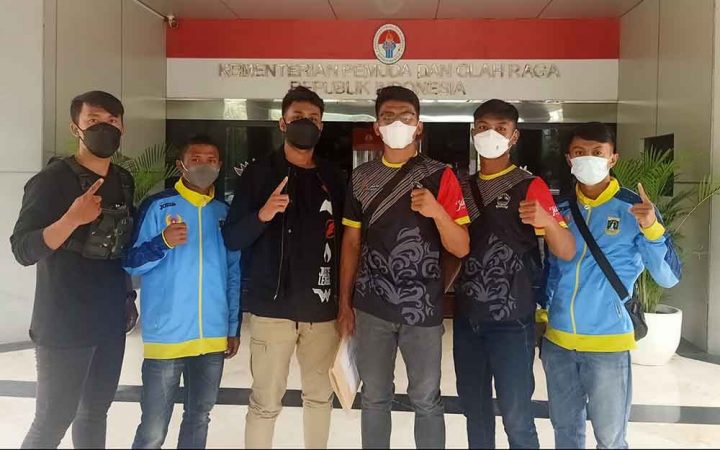 Sejumlah Mantan Atlet Pelatnas saat melapor di Kemenpora dan KONI Pusat,