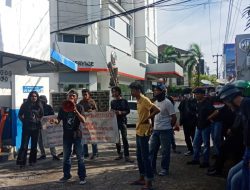 Aliansi Mahasiswa Pemerhati Pungli Kembali Lakukan Aksi Unjuk Rasa di Depan Kantor Ditlantas Polda Sulsel