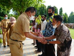 Serahkan Bibit Durian Musangking 7.620 Pohon, Ini Harapan Bupati Bulukumba