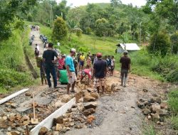 Menyambut Hari Kelahiran Sang Juru Selamat , Perhimpunan Pemuda Todo Longos Gelar Aksi Bersih Lingkungan