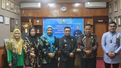 Bupati Majene Andi Ahmad Syukri Tammalele terima kunjungan Ketua Pengadilan Agama Majene YM Nurul Hidayatit Diniyati S.Ag di ruang Kerjanya