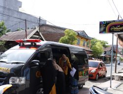 Klinik Polres Lakukan Vaksin Terhadap Karyawan Pemuda Printing
