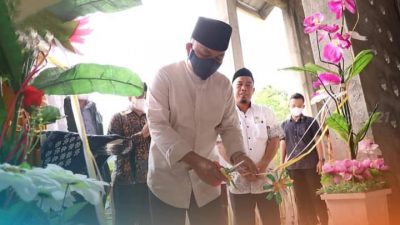 Bupati Bantaeng Dr. Ilham Azikin meresmikan Masjid Nurul Mubarak Desa Kampala, Kecamatan Eremerasa, Bantaeng, Jumat, 24 Desember 2021