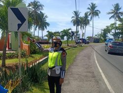 Antisipasi Kecelakaan, Kasat Lantas Polres Bantaeng Survey Rambu Lalin dan Tumpahan Tanah Liat di Badan Jalan