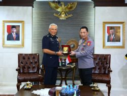 Bertemu Kepala Kepolisian Malaysia, Kapolri Bahas PMI Ilegal Hingga Penanganan Covid-19